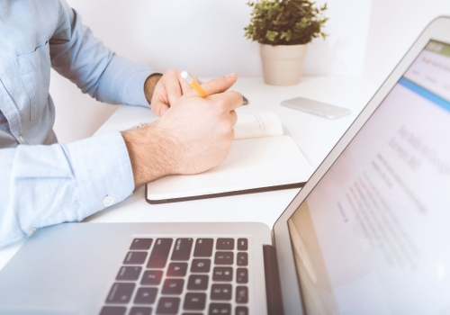 https://exam-partner.careerindialive.com/public//uploads/media_manager/1490.jpg